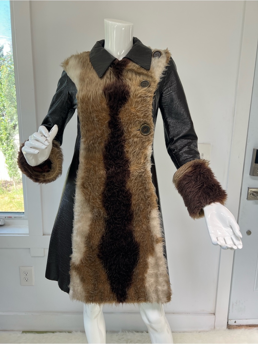 Vintage Mariella Made in Italy Women's Fur Trim vegan Leather Trench Coat small